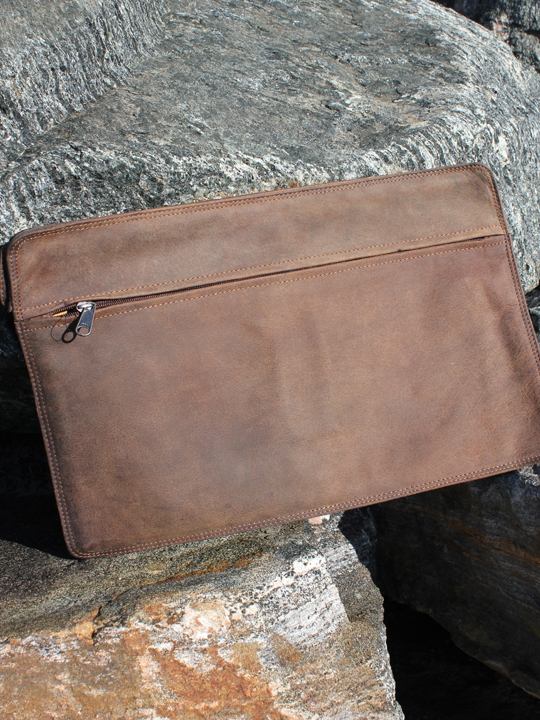 Buffalo Hide Portfolio by Adrian Klis - 2423