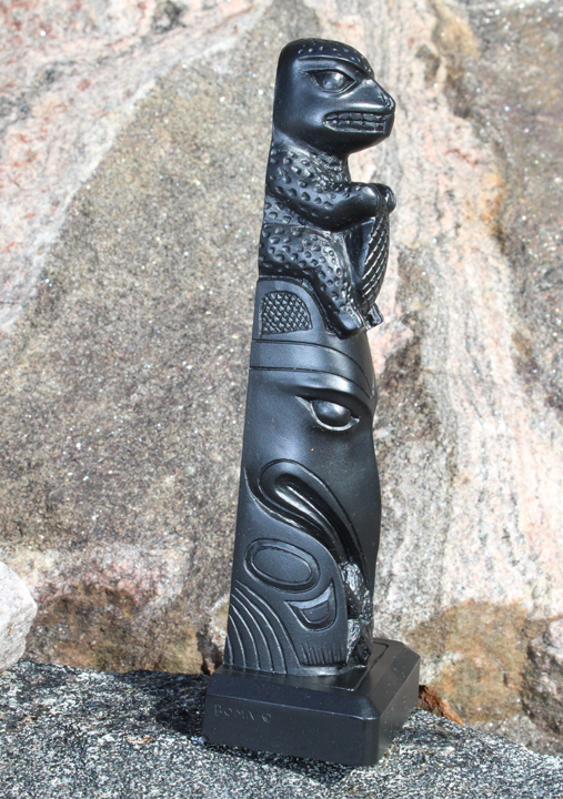Totem Pole - Black 01003 Beaver and Raven