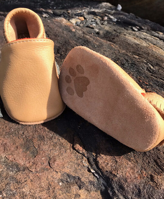 Huron Baby Moccasins - Moosehide Fringed 161