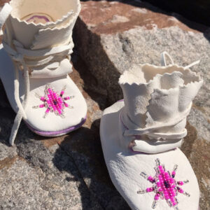 Cree Baby Wrap Around Moccasins - White Deerskin Assorted