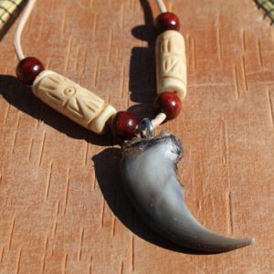Beaded Necklace with Bear Claw - GH131