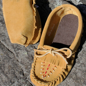 Women's Suede Fringed Moccasins - 148L