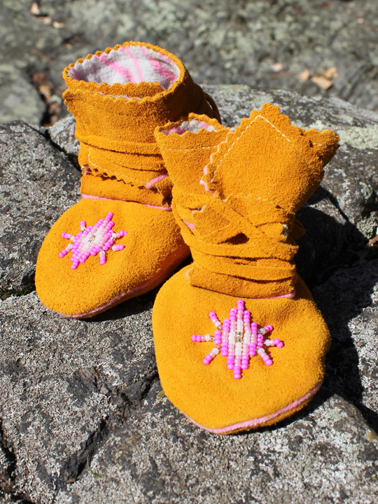 Cree Baby Wrap Around Moccasins - Natural Deerskin Assorted